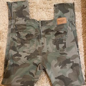 Abercrombie and Fitch Camo jeans with ankle zipper